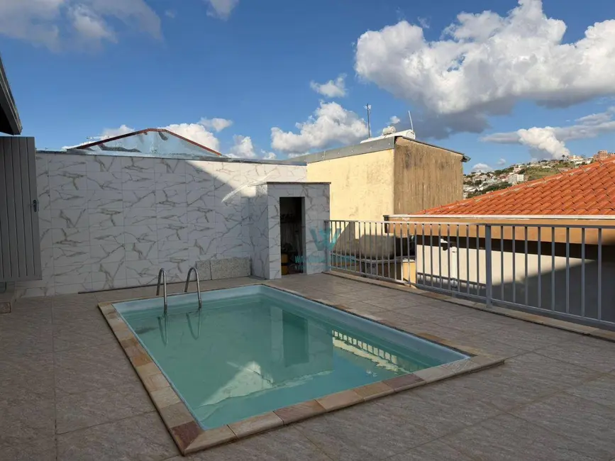 Casa com 3 quartos à venda, 240m2 em Santa Ângela, Pocos De Caldas - MG - imagem 3 Foto 3 de Casa com 3 quartos à venda, 240m2 em Santa Ângela, Pocos De Caldas - MG