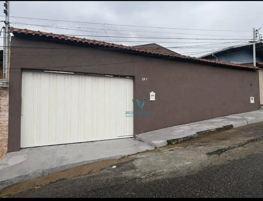 Foto 2 de Casa com 3 quartos à venda, 300m2 em São Geraldo, Pocos De Caldas - MG