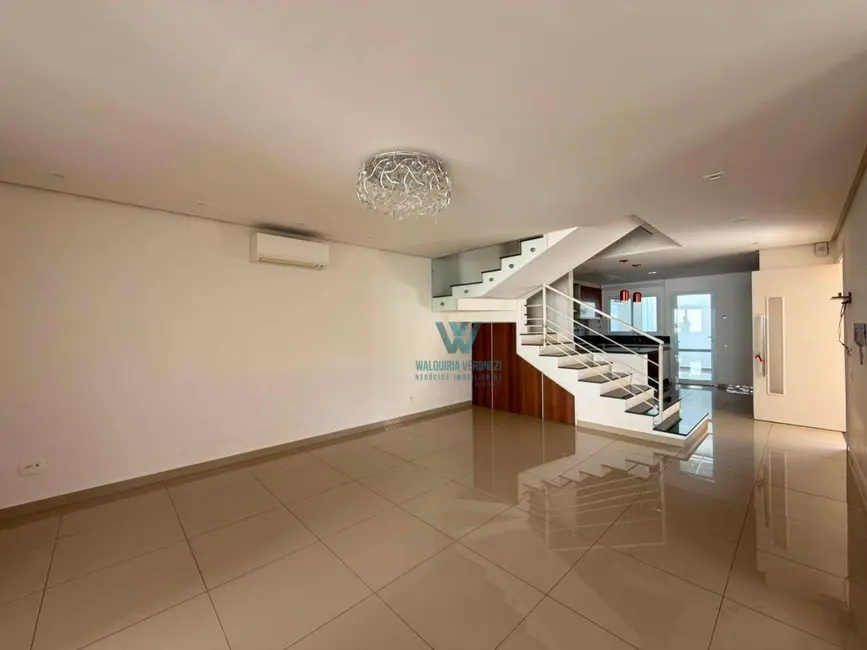 Casa de Condomínio com 4 quartos à venda, 310m2 em Village São Luiz, Pocos De Caldas - MG - imagem 2 Foto 2 de Casa de Condomínio com 4 quartos à venda, 310m2 em Village São Luiz, Pocos De Caldas - MG