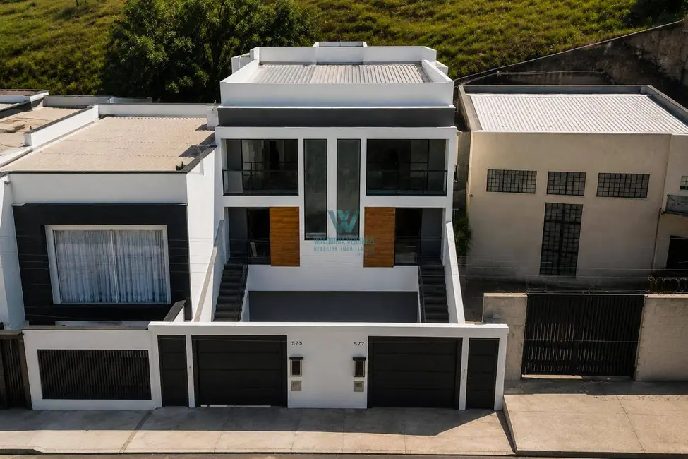 Foto 2 de Casa de Condomínio com 2 quartos à venda, 92m2 em Residencial Mantiqueira, Pocos De Caldas - MG