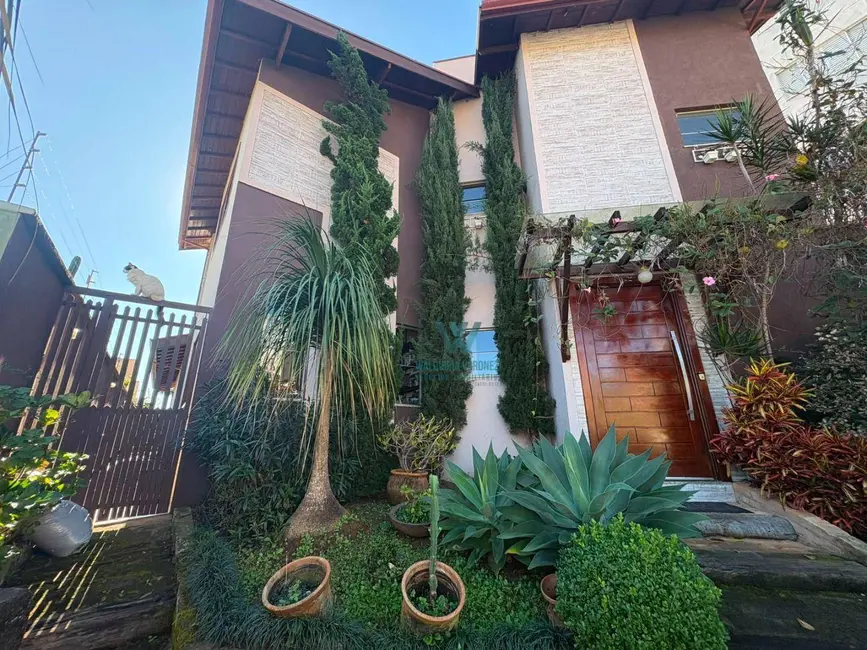 Casa de Condomínio com 3 quartos à venda, 402m2 em Condomínio Pitangueiras, Pocos De Caldas - MG - imagem 4 Foto 4 de Casa de Condomínio com 3 quartos à venda, 402m2 em Condomínio Pitangueiras, Pocos De Caldas - MG