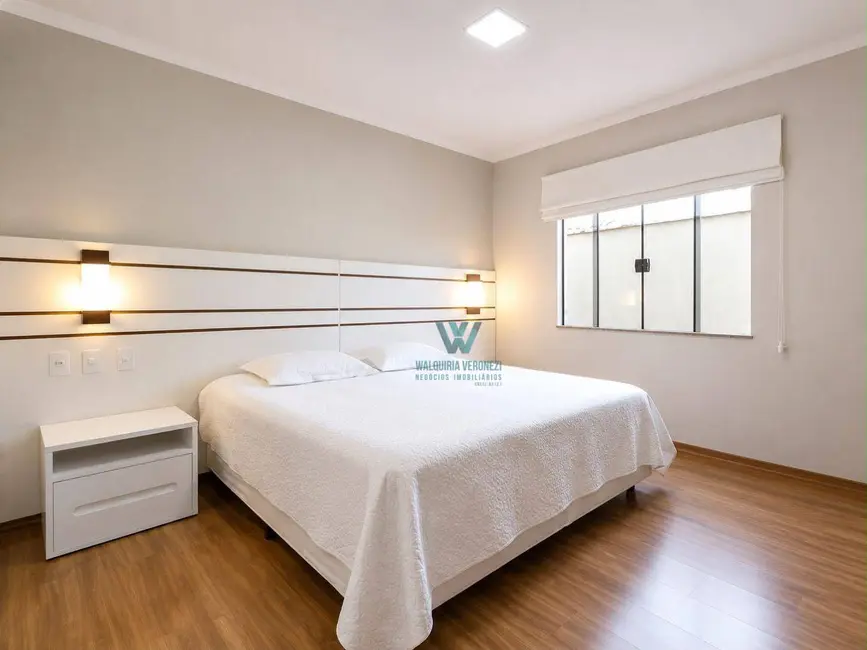 Casa com 3 quartos à venda, 275m2 em Jardim Vitória, Pocos De Caldas - MG - imagem 7 Foto 7 de Casa com 3 quartos à venda, 275m2 em Jardim Vitória, Pocos De Caldas - MG