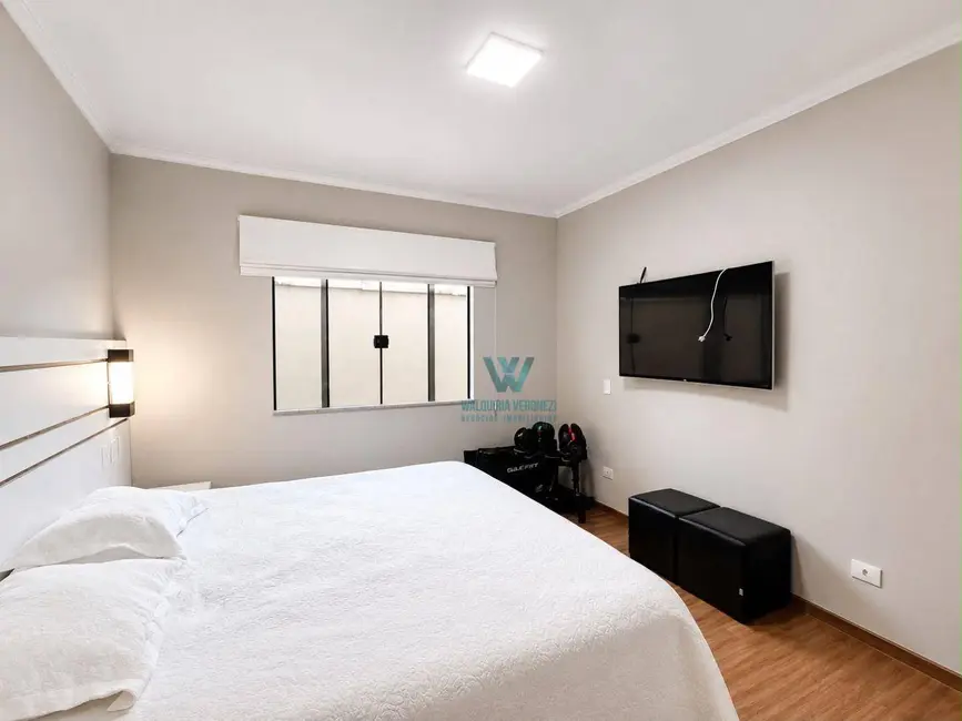 Casa com 3 quartos à venda, 275m2 em Jardim Vitória, Pocos De Caldas - MG - imagem 8 Foto 8 de Casa com 3 quartos à venda, 275m2 em Jardim Vitória, Pocos De Caldas - MG