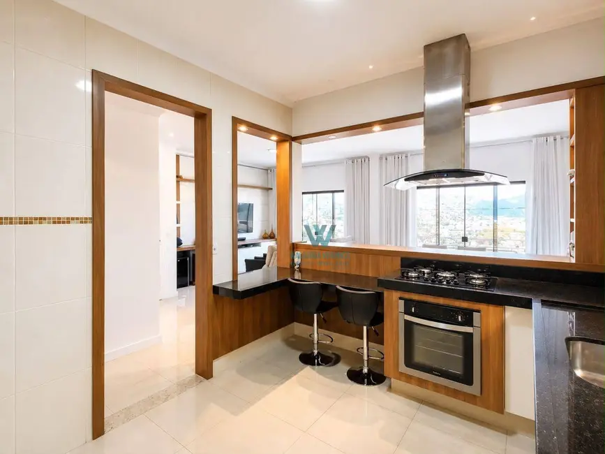 Casa com 3 quartos à venda, 275m2 em Jardim Vitória, Pocos De Caldas - MG - imagem 6 Foto 6 de Casa com 3 quartos à venda, 275m2 em Jardim Vitória, Pocos De Caldas - MG