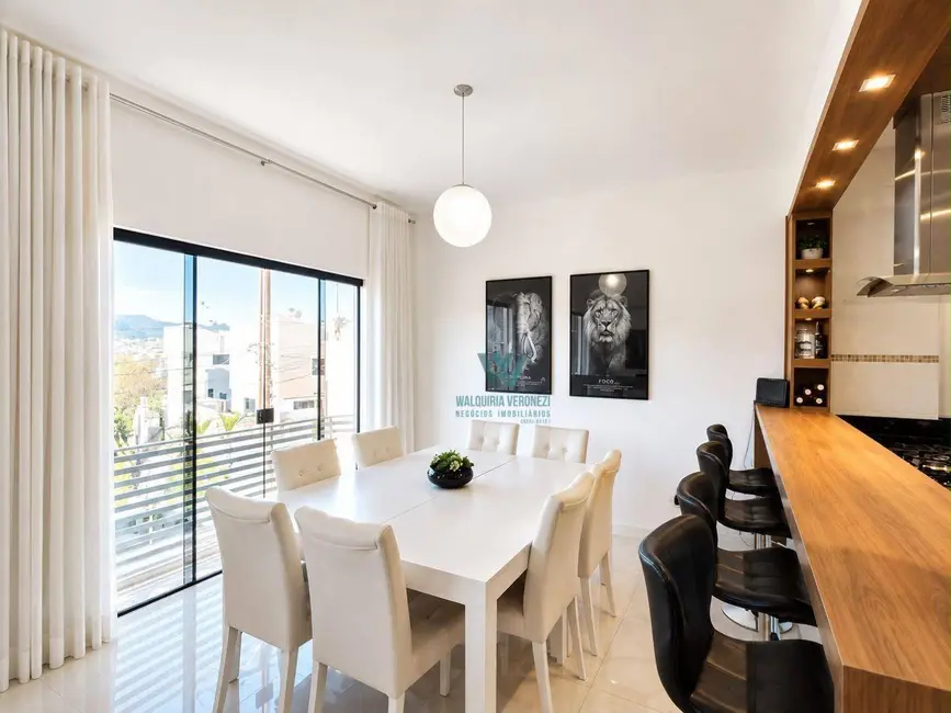 Casa com 3 quartos à venda, 275m2 em Jardim Vitória, Pocos De Caldas - MG - imagem 4 Foto 4 de Casa com 3 quartos à venda, 275m2 em Jardim Vitória, Pocos De Caldas - MG