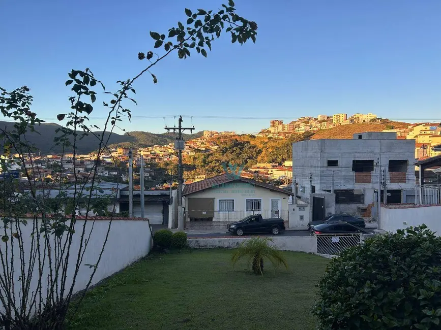 Casa com 2 quartos à venda, 300m2 em Jardim São Paulo, Pocos De Caldas - MG - imagem 2 Foto 2 de Casa com 2 quartos à venda, 300m2 em Jardim São Paulo, Pocos De Caldas - MG