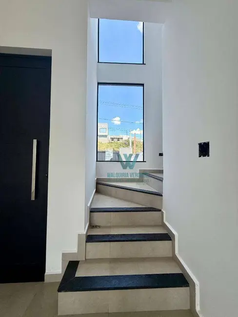 Casa com 2 quartos à venda, 106m2 em Pocos De Caldas - MG - imagem 2 Foto 2 de Casa com 2 quartos à venda, 106m2 em Pocos De Caldas - MG