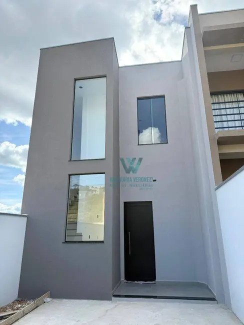 Casa com 2 quartos à venda, 106m2 em Pocos De Caldas - MG - imagem 1 Foto 1 de Casa com 2 quartos à venda, 106m2 em Pocos De Caldas - MG