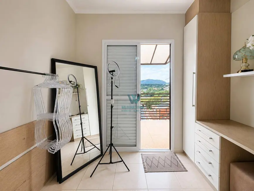 Casa de Condomínio com 3 quartos à venda, 383m2 em Pocos De Caldas - MG - imagem 2 Foto 2 de Casa de Condomínio com 3 quartos à venda, 383m2 em Pocos De Caldas - MG