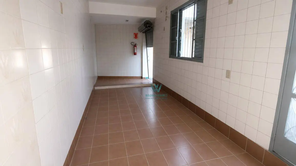 Loja para alugar, 51m2 em Centro, Pocos De Caldas - MG - imagem 3 Foto 3 de Loja para alugar, 51m2 em Centro, Pocos De Caldas - MG