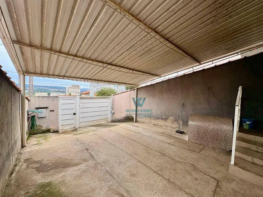 Casa de Condomínio com 2 quartos à venda, 270m2 em Santa Teresa, Pocos De Caldas - MG - imagem 3 Foto 3 de Casa de Condomínio com 2 quartos à venda, 270m2 em Santa Teresa, Pocos De Caldas - MG