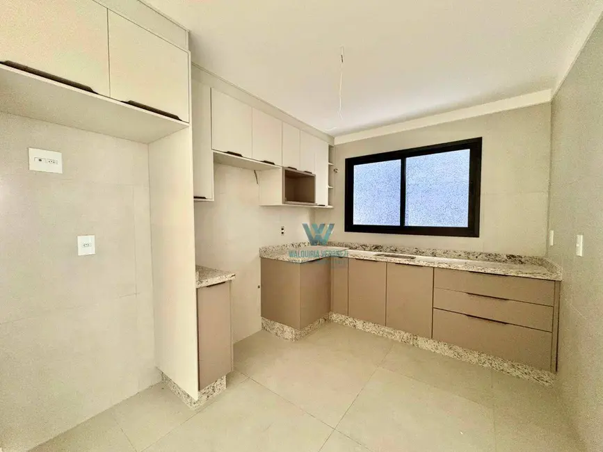 Casa de Condomínio com 3 quartos para alugar, 180m2 em Jardim Vitória V, Pocos De Caldas - MG - imagem 7 Foto 7 de Casa de Condomínio com 3 quartos para alugar, 180m2 em Jardim Vitória V, Pocos De Caldas - MG