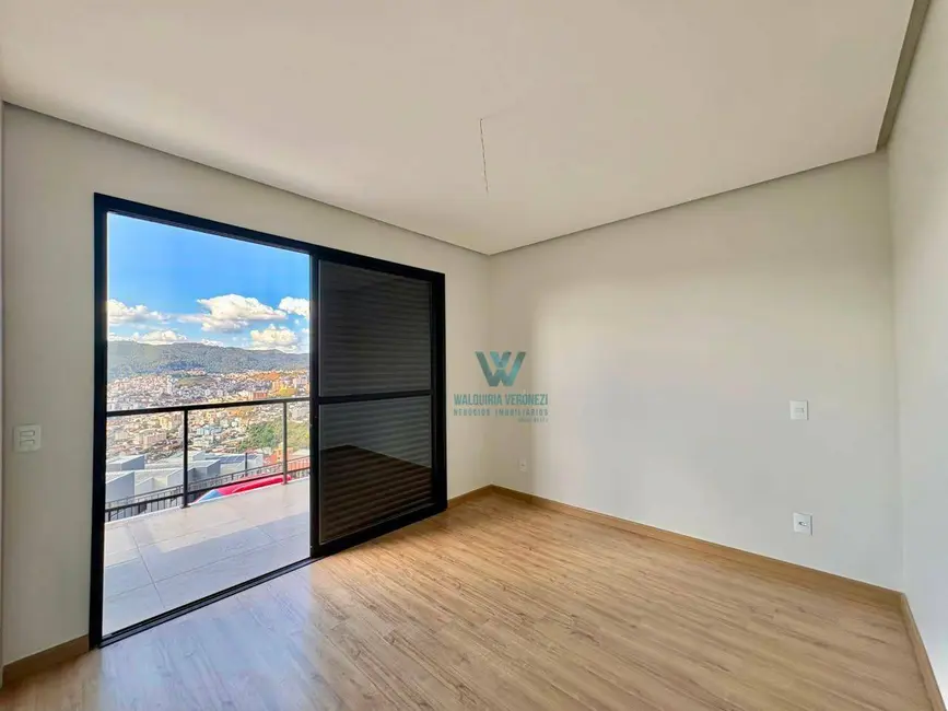 Casa de Condomínio com 3 quartos para alugar, 180m2 em Jardim Vitória V, Pocos De Caldas - MG - imagem 8 Foto 8 de Casa de Condomínio com 3 quartos para alugar, 180m2 em Jardim Vitória V, Pocos De Caldas - MG