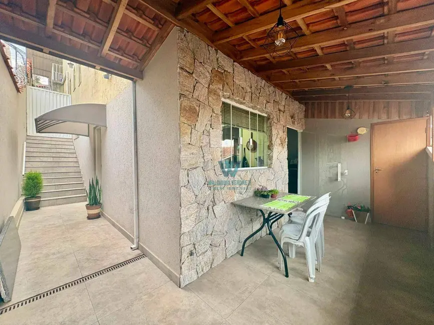 Casa de Condomínio com 2 quartos à venda, 116m2 em Chácara Alvorada, Pocos De Caldas - MG - imagem 3 Foto 3 de Casa de Condomínio com 2 quartos à venda, 116m2 em Chácara Alvorada, Pocos De Caldas - MG