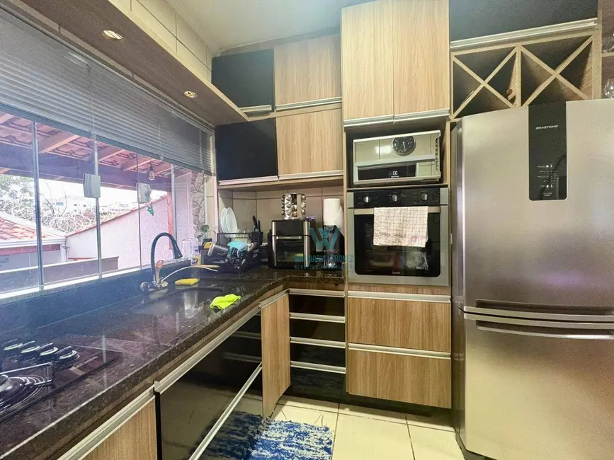 Casa de Condomínio com 2 quartos à venda, 116m2 em Chácara Alvorada, Pocos De Caldas - MG - imagem 8 Foto 8 de Casa de Condomínio com 2 quartos à venda, 116m2 em Chácara Alvorada, Pocos De Caldas - MG