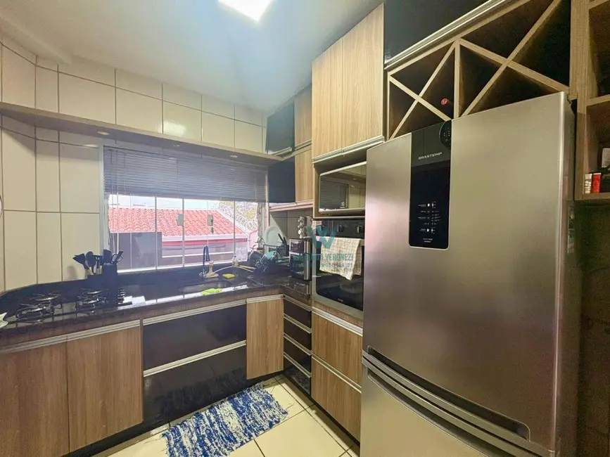 Casa de Condomínio com 2 quartos à venda, 116m2 em Chácara Alvorada, Pocos De Caldas - MG - imagem 9 Foto 9 de Casa de Condomínio com 2 quartos à venda, 116m2 em Chácara Alvorada, Pocos De Caldas - MG