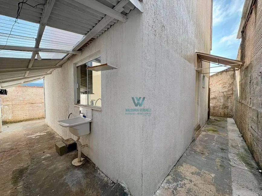Foto 3 de Casa de Condomínio com 2 quartos para alugar, 73m2 em Estância São José, Pocos De Caldas - MG
