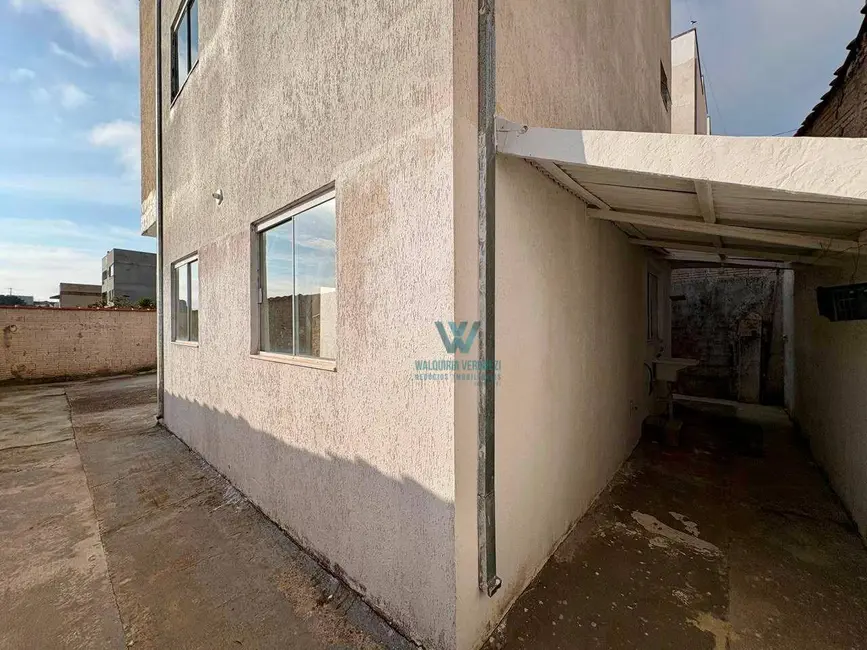 Foto 2 de Casa de Condomínio com 2 quartos para alugar, 73m2 em Estância São José, Pocos De Caldas - MG