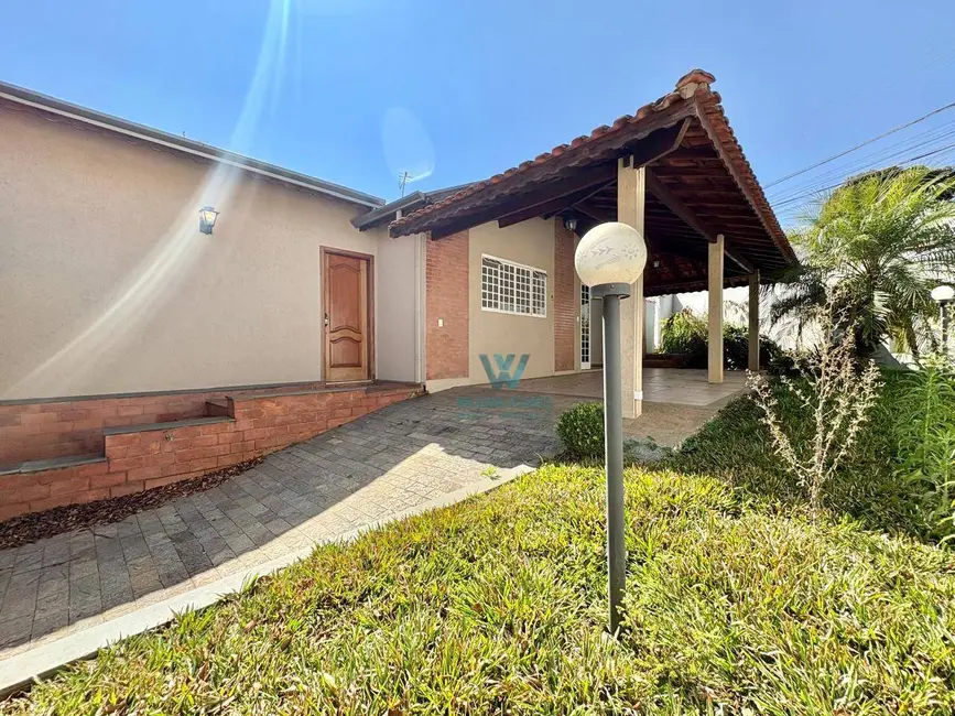 Foto 3 de Casa de Condomínio com 3 quartos à venda, 390m2 em Jardim Quisisana, Pocos De Caldas - MG