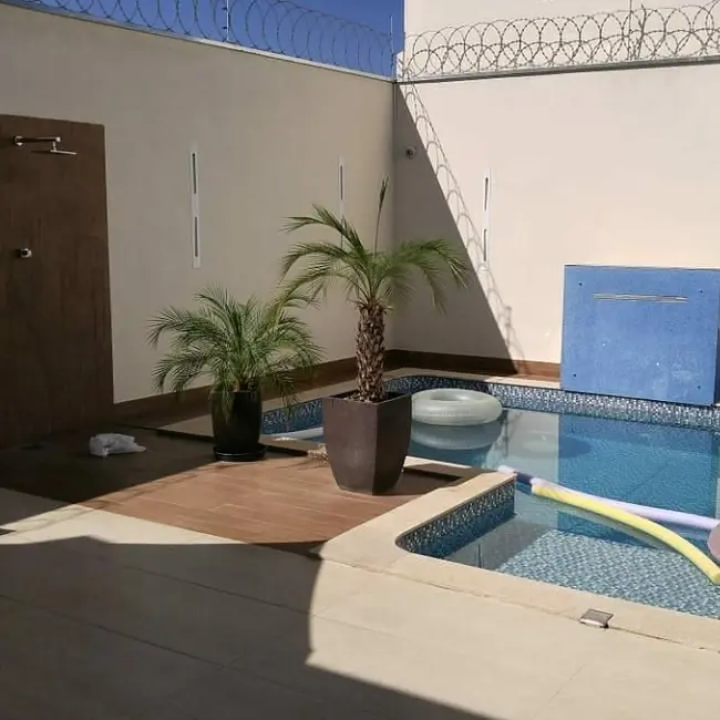 Foto 5 de Casa com 3 quartos à venda, 300m2 em Ibituruna, Montes Claros - MG