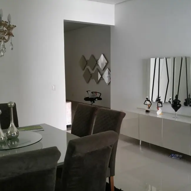 Foto 9 de Casa com 3 quartos à venda, 300m2 em Ibituruna, Montes Claros - MG