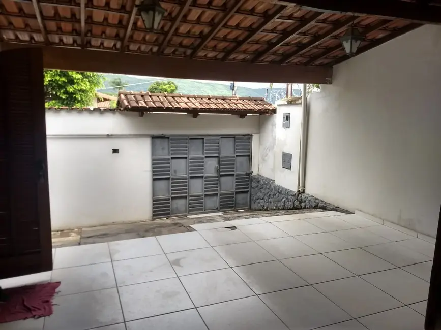 Foto 1 de Casa com 4 quartos à venda, 280m2 em Morada do Parque, Montes Claros - MG