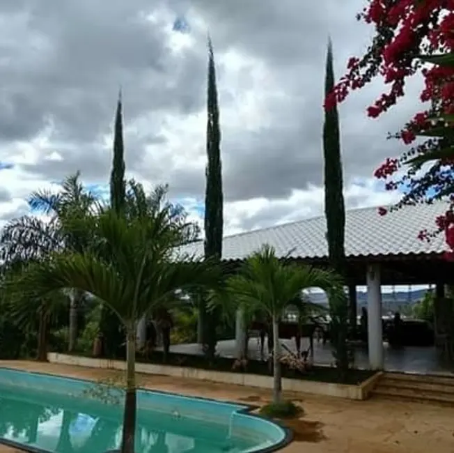 Foto 5 de Casa com 3 quartos à venda, 165m2 em Ibituruna, Montes Claros - MG