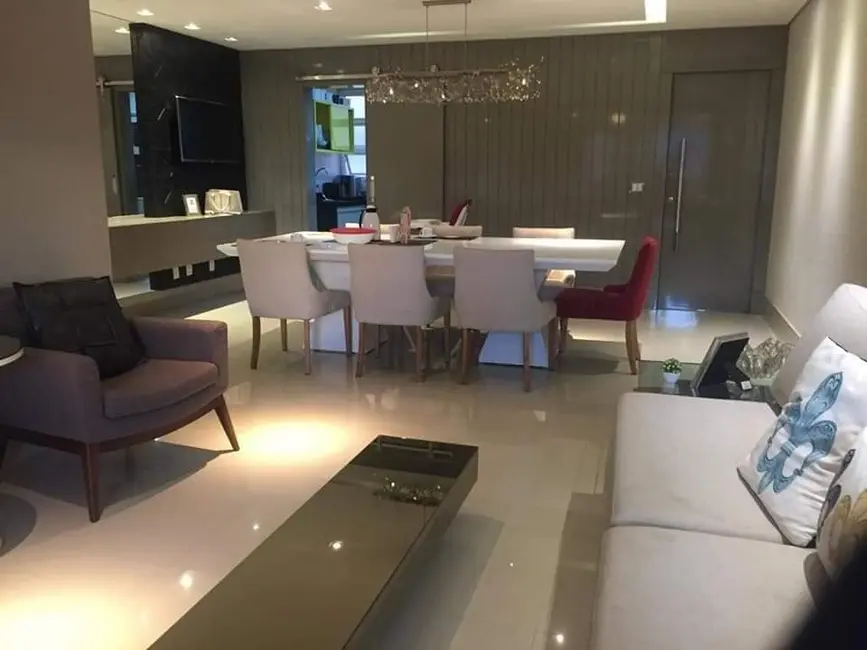 Apartamento com 5 quartos à venda, 200m2 em Morada do Sol, Montes Claros - MG - imagem 8 Foto 8 de Apartamento com 5 quartos à venda, 200m2 em Morada do Sol, Montes Claros - MG