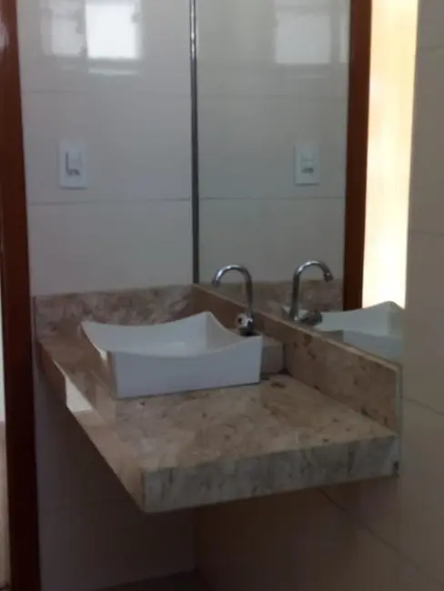 Foto 7 de Casa com 3 quartos à venda, 210m2 em Ibituruna, Montes Claros - MG