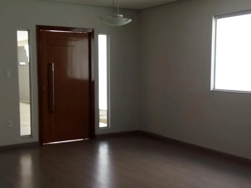 Foto 9 de Casa com 3 quartos à venda, 210m2 em Ibituruna, Montes Claros - MG
