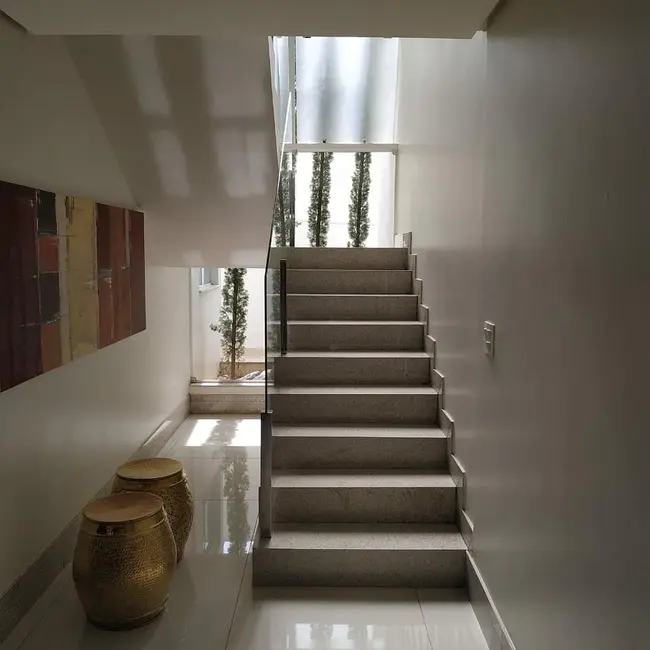 Foto 1 de Casa com 3 quartos à venda, 280m2 em Ibituruna, Montes Claros - MG