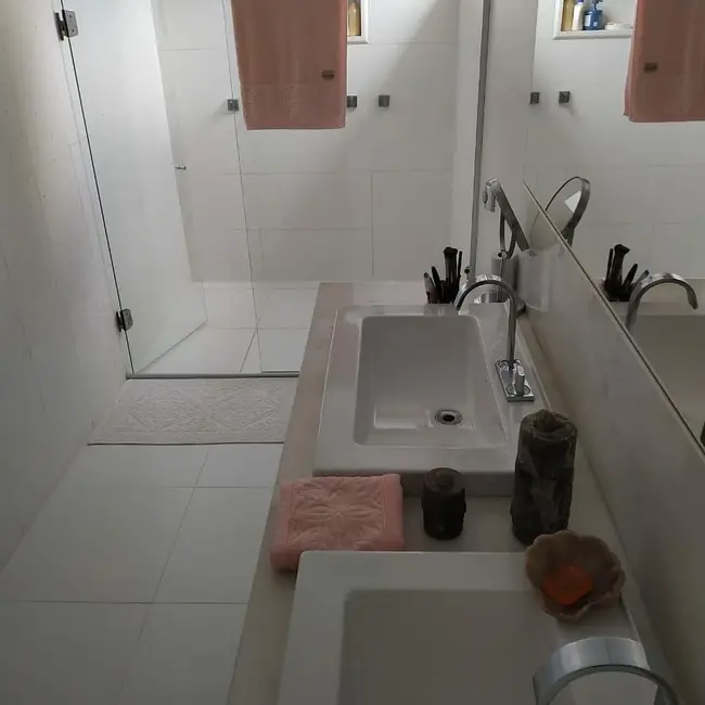 Foto 4 de Casa com 3 quartos à venda, 280m2 em Ibituruna, Montes Claros - MG