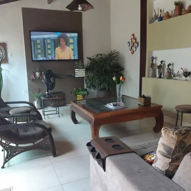 Casa com 3 quartos à venda, 280m2 em Funcionários, Montes Claros - MG - imagem 2 Foto 2 de Casa com 3 quartos à venda, 280m2 em Funcionários, Montes Claros - MG