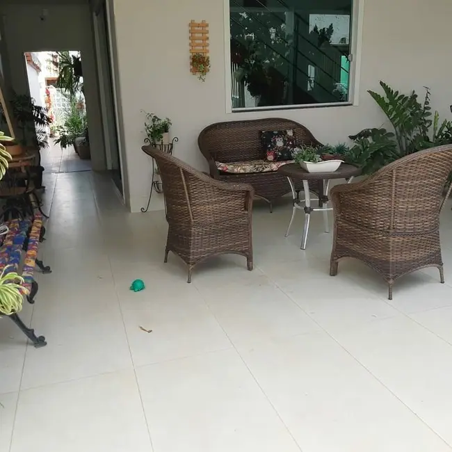 Casa com 3 quartos à venda, 280m2 em Funcionários, Montes Claros - MG - imagem 3 Foto 3 de Casa com 3 quartos à venda, 280m2 em Funcionários, Montes Claros - MG