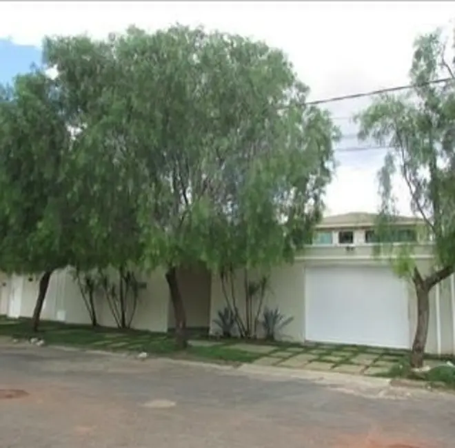 Foto 1 de Casa com 3 quartos à venda, 265m2 em Ibituruna, Montes Claros - MG