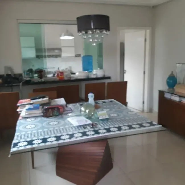 Foto 2 de Casa com 3 quartos à venda, 200m2 em Ibituruna, Montes Claros - MG