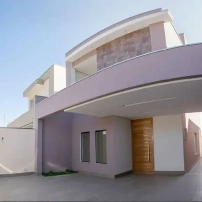 Foto 1 de Casa com 3 quartos à venda, 150m2 em Morada do Sol, Montes Claros - MG
