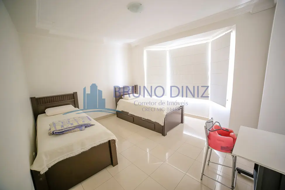 Foto 3 de Casa com 3 quartos à venda, 300m2 em Ibituruna, Montes Claros - MG