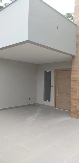 Foto 5 de Casa com 3 quartos à venda, 190m2 em Montes Claros - MG