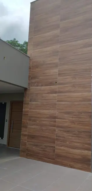 Foto 2 de Casa com 3 quartos à venda, 190m2 em Montes Claros - MG