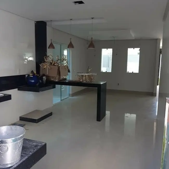 Foto 4 de Casa com 3 quartos à venda, 310m2 em Ibituruna, Montes Claros - MG