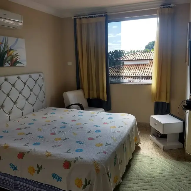 Casa com 3 quartos à venda, 270m2 em Jaraguá, Montes Claros - MG - imagem 3 Foto 3 de Casa com 3 quartos à venda, 270m2 em Jaraguá, Montes Claros - MG