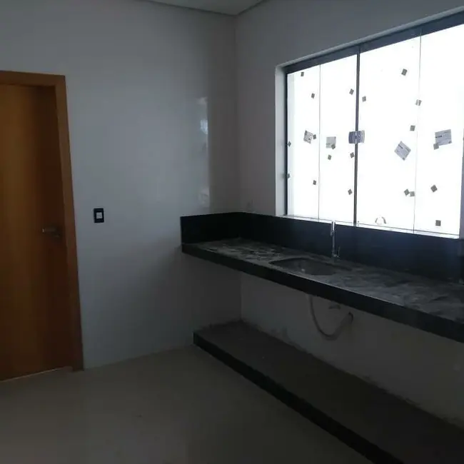 Foto 5 de Casa com 3 quartos à venda, 250m2 em Ibituruna, Montes Claros - MG