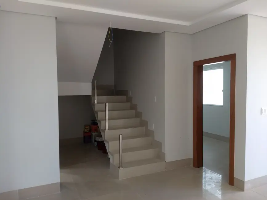Foto 7 de Casa com 3 quartos à venda, 200m2 em Ibituruna, Montes Claros - MG