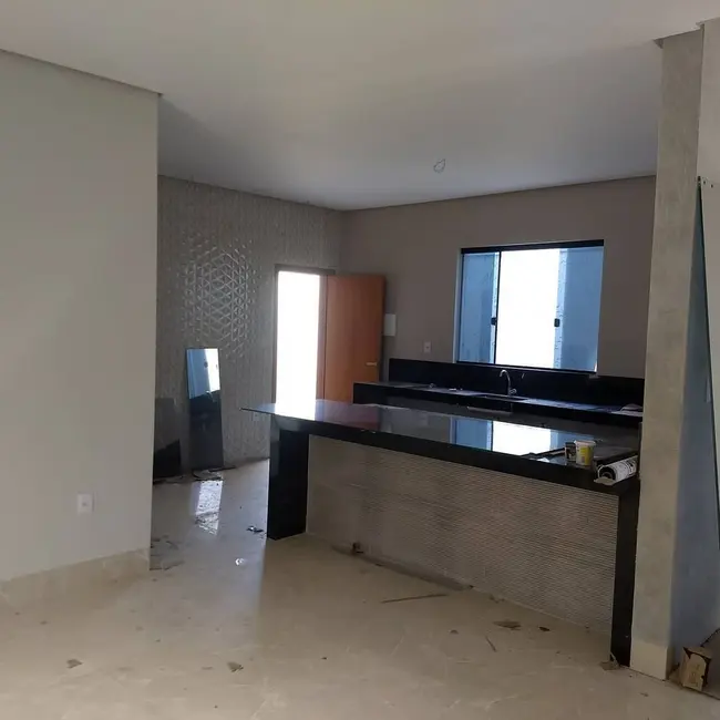 Foto 4 de Casa com 3 quartos à venda, 205m2 em Ibituruna, Montes Claros - MG