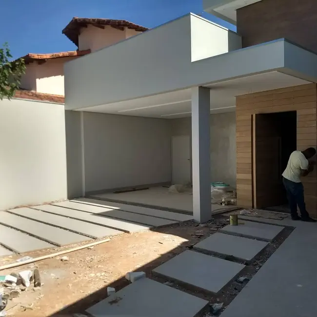 Foto 1 de Casa com 3 quartos à venda, 205m2 em Ibituruna, Montes Claros - MG