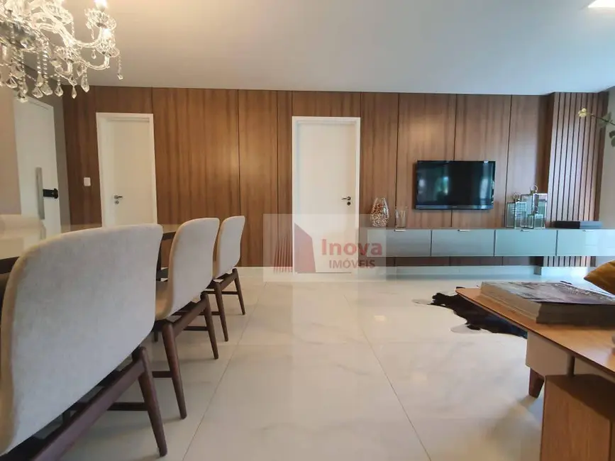 Apartamento com 3 quartos à venda, 142m2 em Centro, Juiz De Fora - MG - imagem 3 Foto 3 de Apartamento com 3 quartos à venda, 142m2 em Centro, Juiz De Fora - MG