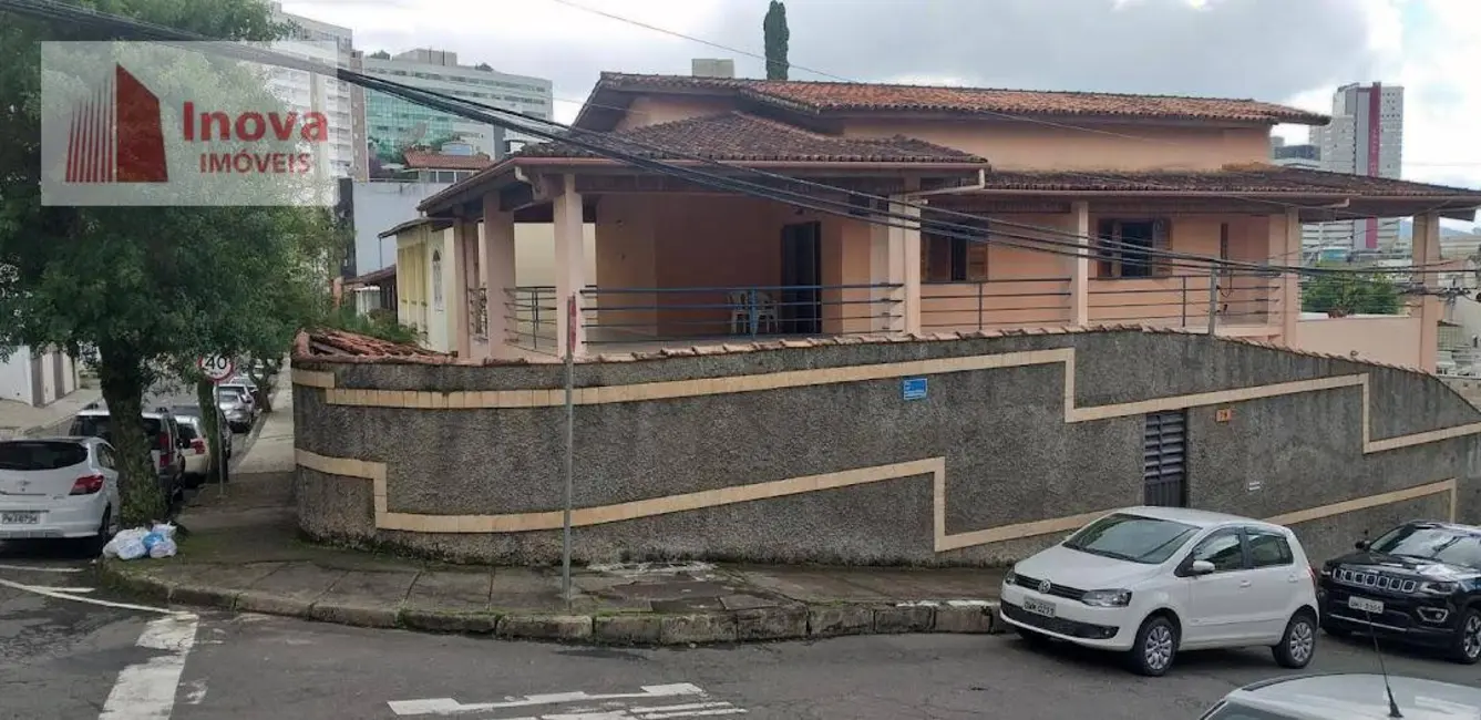 Foto 2 de Casa com 4 quartos à venda, 400m2 em Cascatinha, Juiz De Fora - MG