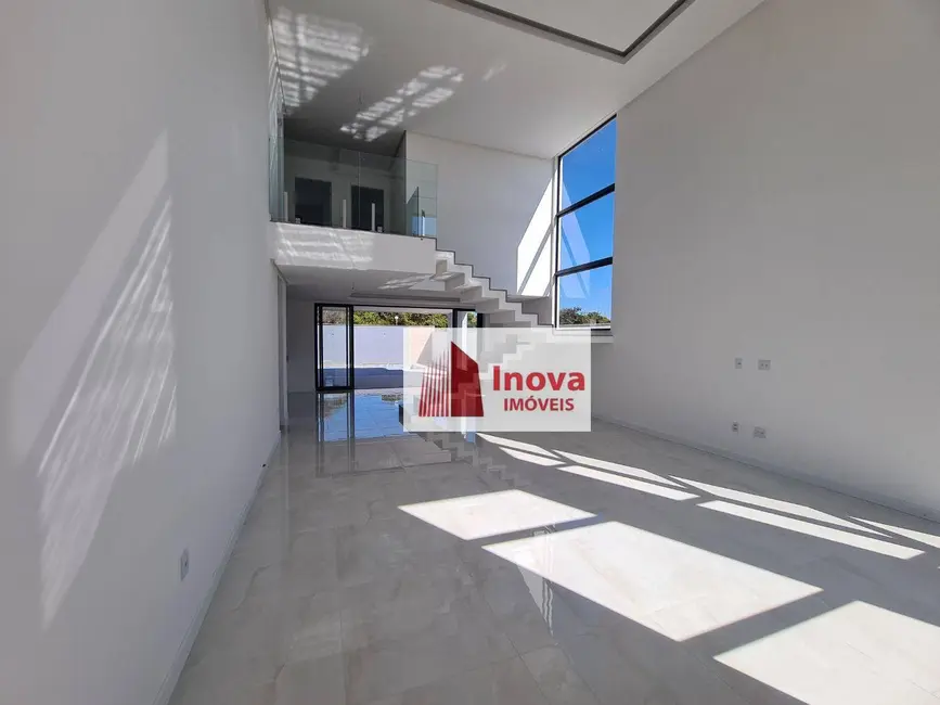 Foto 2 de Casa de Condomínio com 4 quartos à venda, 450m2 em Vina Del Mar, Juiz De Fora - MG