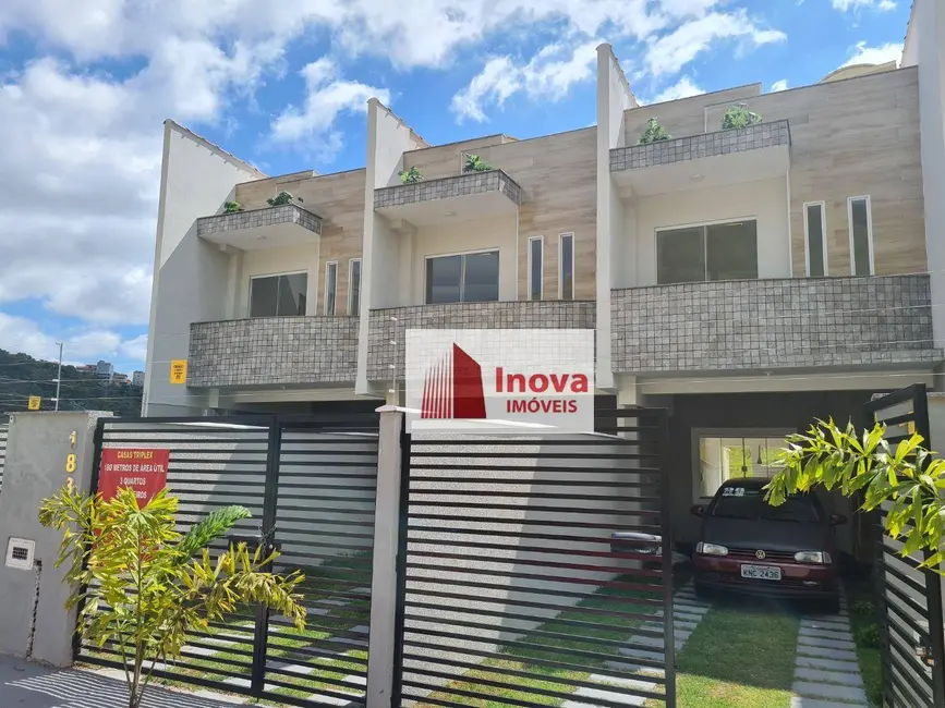 Foto 1 de Casa com 3 quartos à venda, 120m2 em Jóquei Clube, Juiz De Fora - MG